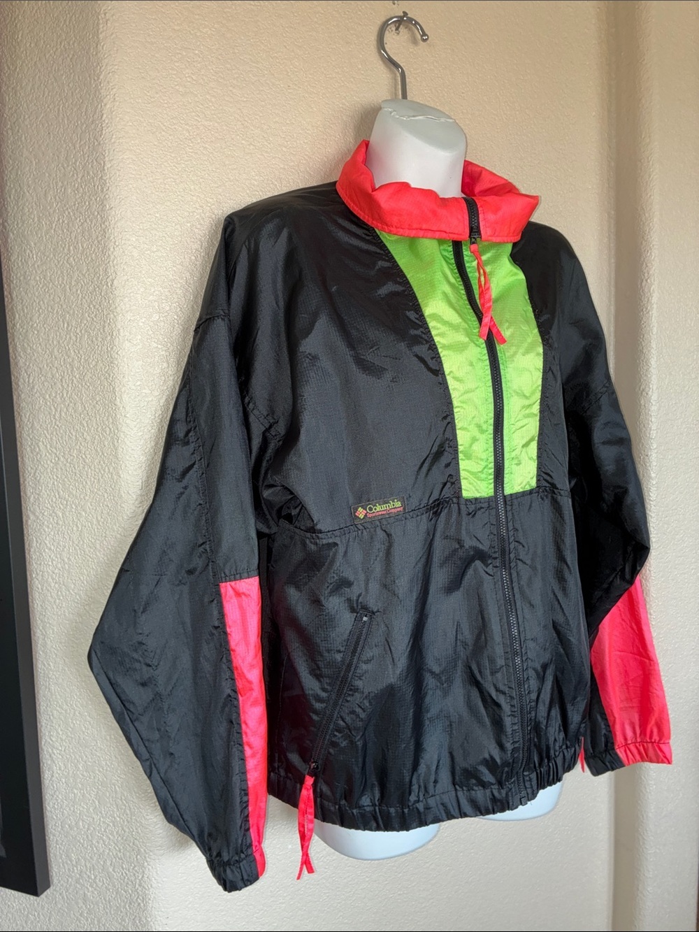 COLUMBIA Windbreaker Jacket Women's XL, black, neon orange/green trim, zips. EUC - Picture 4 of 15
